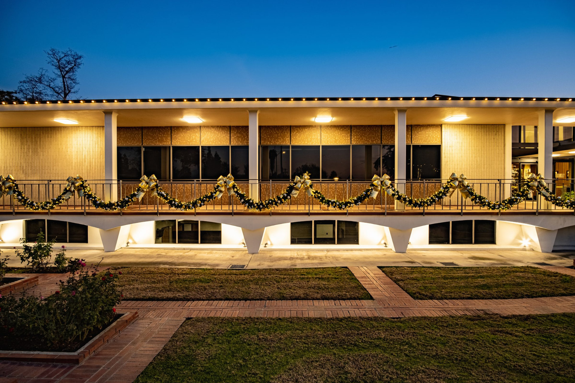 Property Managers & Multi-Site Portfolios holiday lighting